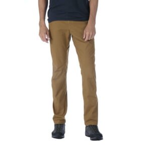 Radius_Pant_Cumin_QBU_61_CU_on_model.jpg